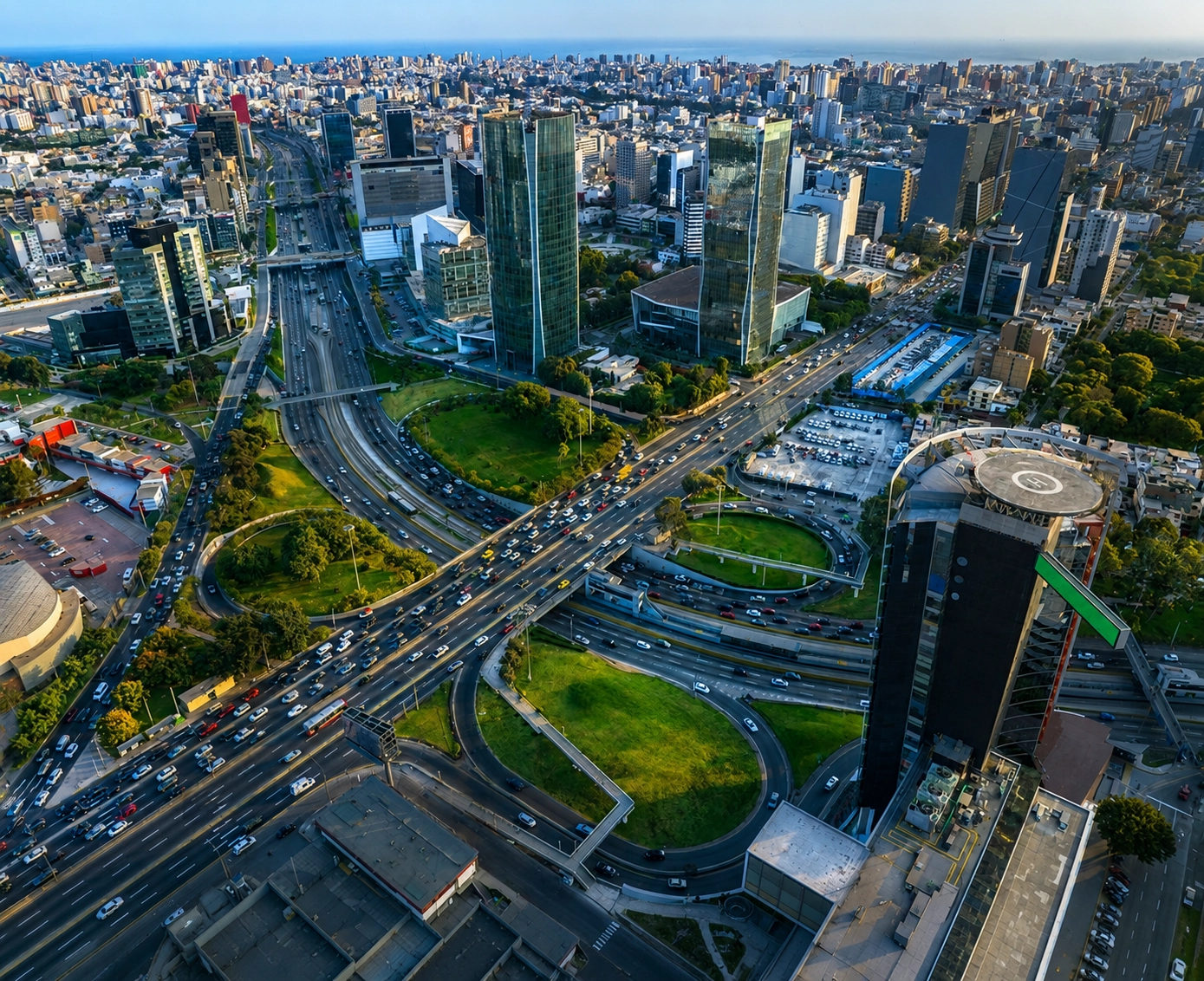 Vista aérea panorámica de Lima Moderna